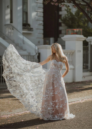 Strapless Sweetheart Neck Ivory Lace Tulle Gorgeous Wedding Dress